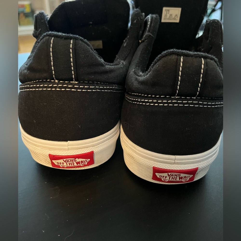 Vans - Picture 5 of 9